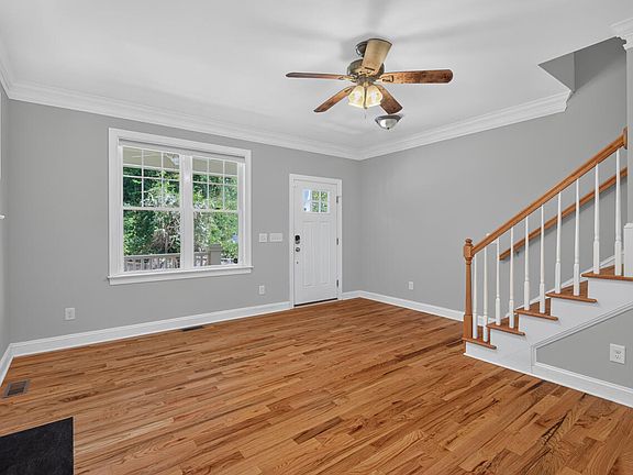 4th image of 98 W Murray Ave