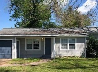 613 Loggins St, West Columbia, TX 77486