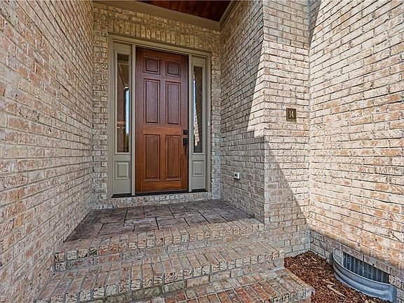 5th image of 14 Creswell Manor Dr