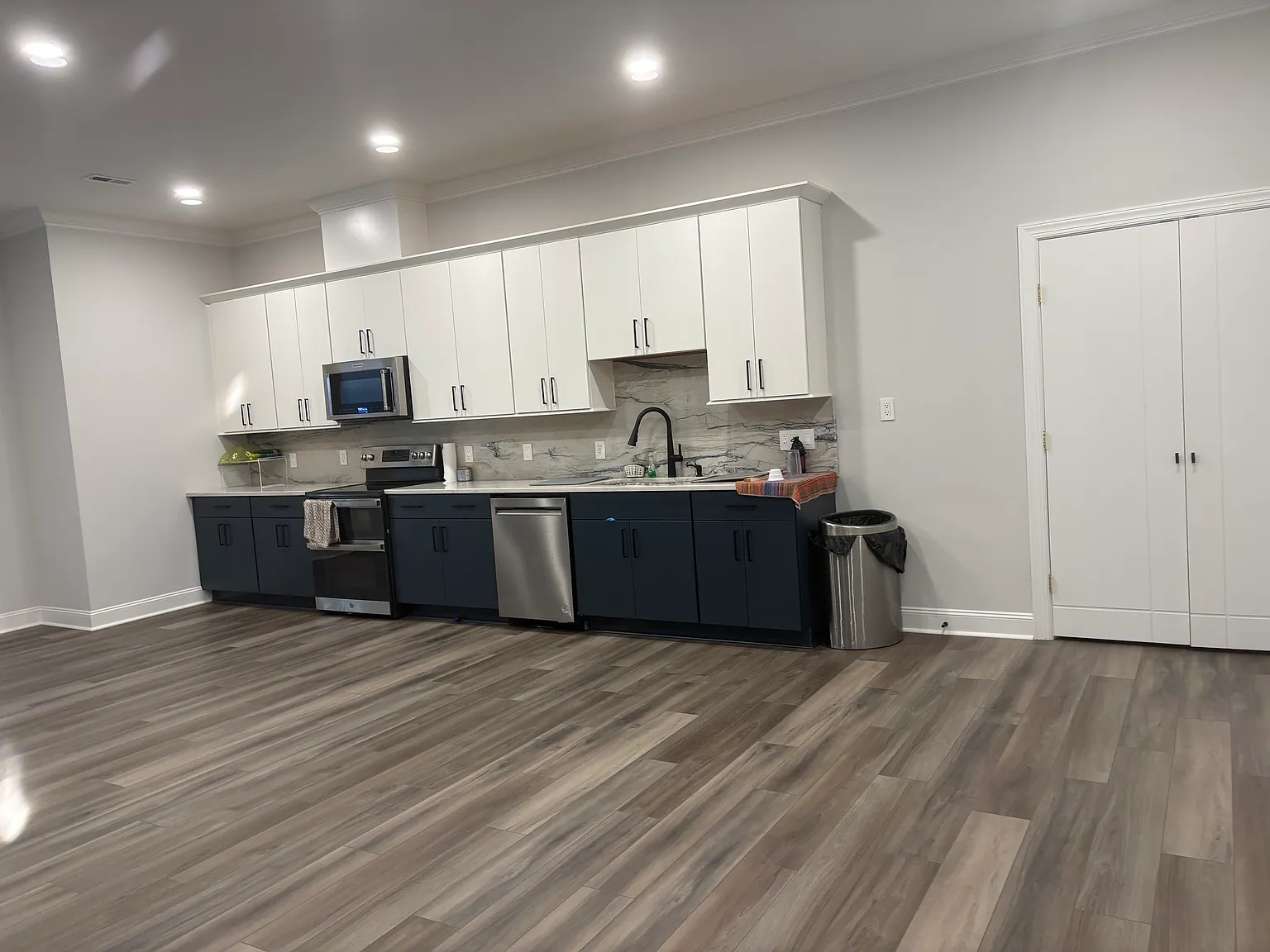1 bed, 1700 sqft, $1,700 — Photo 2