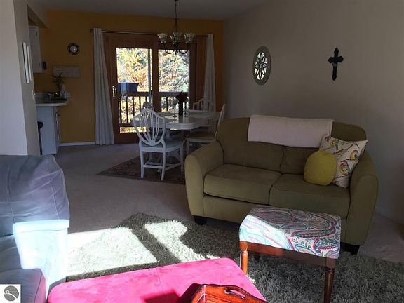 3rd image of 2203 Aspen Dr