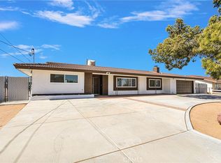 8908 Grapefruit Ave, Hesperia, CA 92345