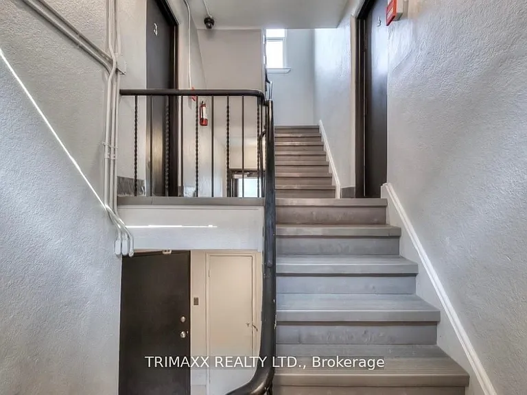 6 17th St #1 — Photo 3