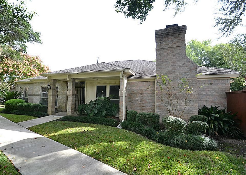 1st image of 912 Fleetwood Place Dr