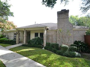 912 Fleetwood Place Dr, Houston, TX 77079