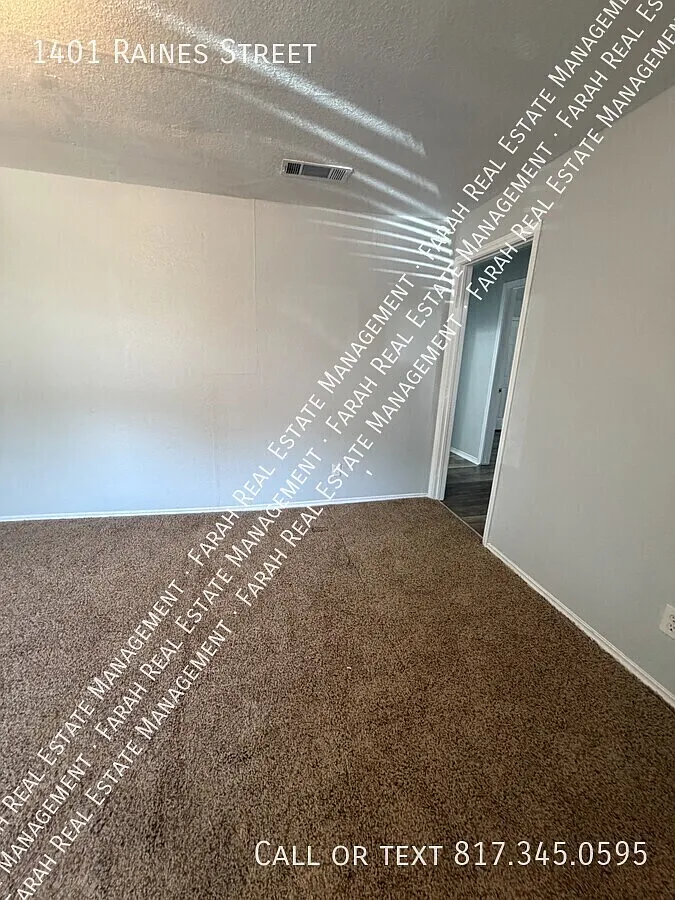 Available Now- 4 bed/2 bath House in Arlington, TX 76010 — Photo 3