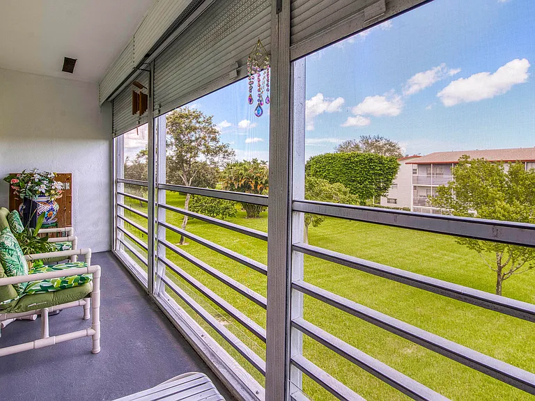 293 Brighton Dr #G — Photo 17
