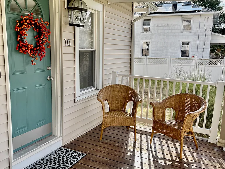 10 Cottage St #1 — Photo 9