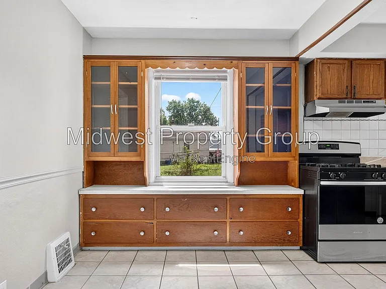 5344 Colton Dr — Photo 8
