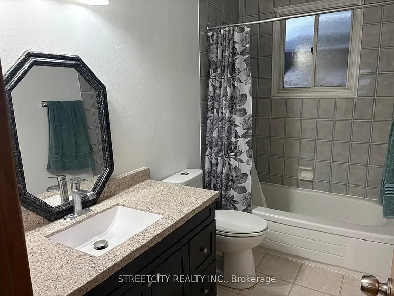 34 Glenroy Rd — Photo 12
