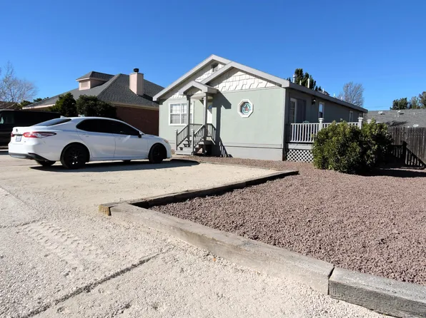 509 E Nations St, Alpine, TX 79830