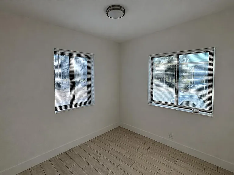 3115 Avenue J #1 — Photo 5