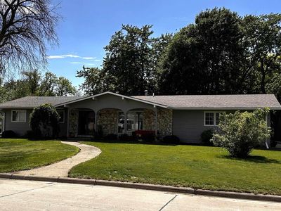 602 Kansas Ave SW, Orange City, IA, 51041