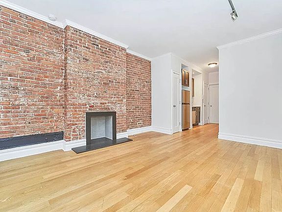 2nd image of 16 Jane St APT 2E
