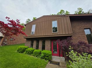 106 Larchwood Dr, Turtle Creek, PA 15145