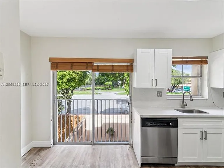 390 NW 86th Pl #Townhouse 201 — Photo 18