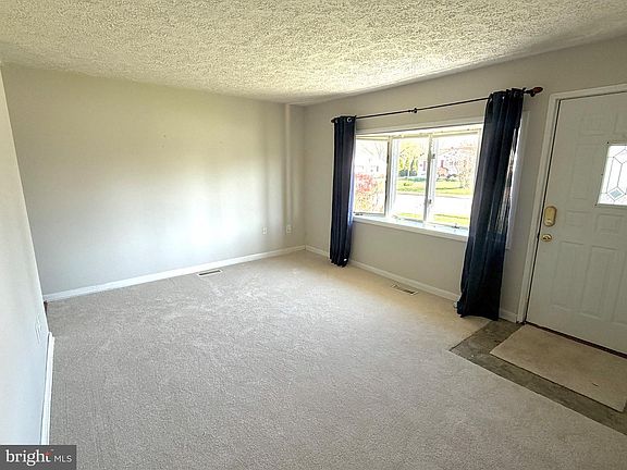 3rd image of 8716 Stockwell Rd