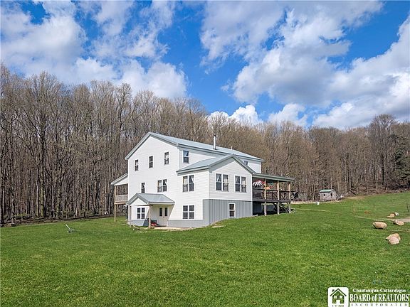 2nd image of 9480 Ravlin Hill Rd