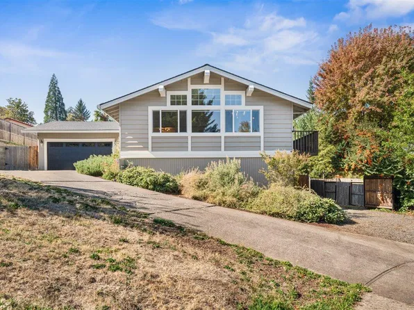 449 S Wexford Cir, Medford, OR 97504