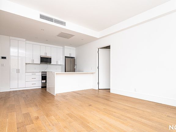 4th image of 14-27 28th Ave #501