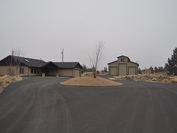 House and shop from driveway