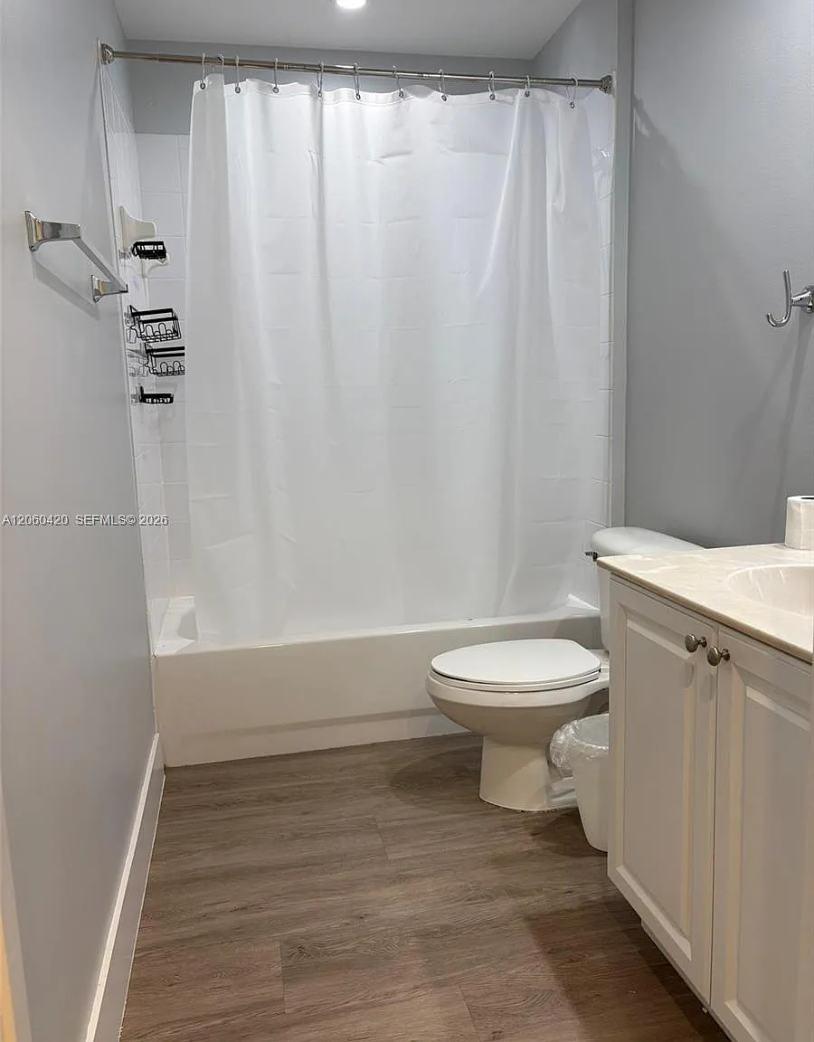 Arissa Place Condo — Photo 4