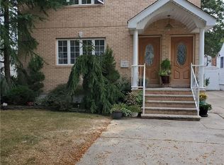 25535 148th Dr, Rosedale, NY 11422