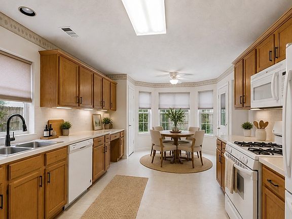 5th image of 6811 Shelby Oaks Dr
