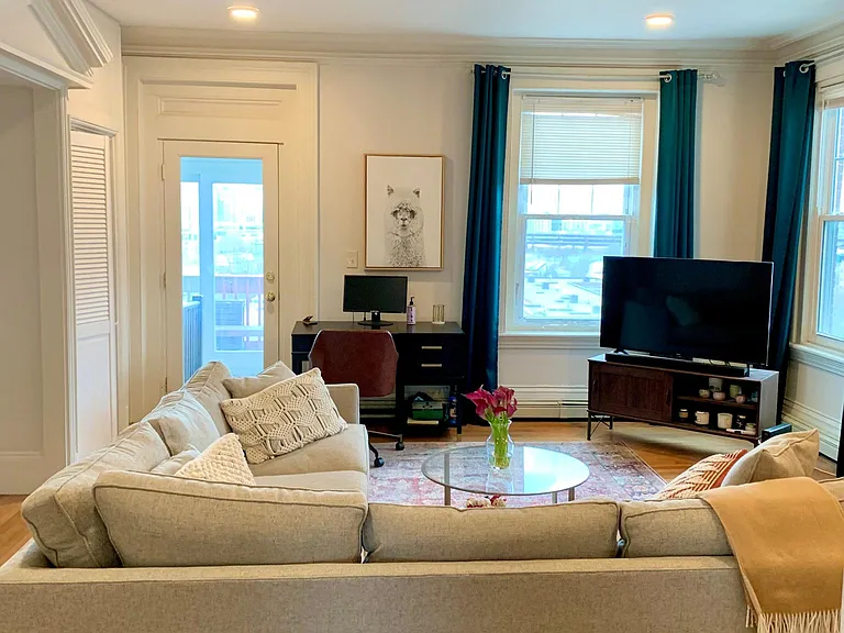 286 Bunker Hill St #3 — Photo 5