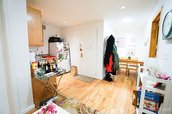 Rented by City Connections Realty | media 38