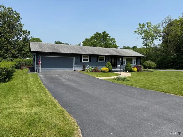 2 Beckwith Cir, Utica, NY 13501