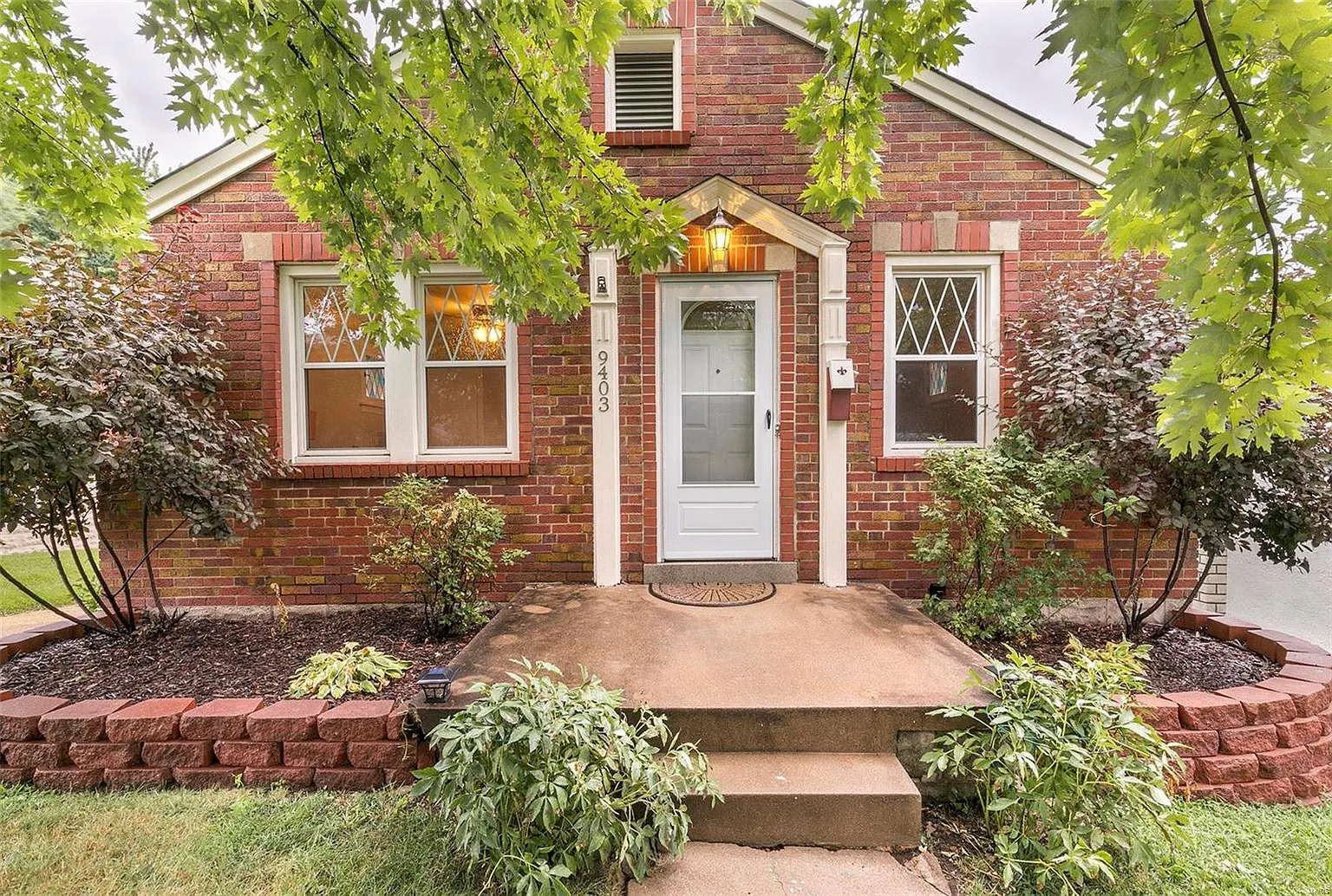 9403 Daisy Ln photo 1