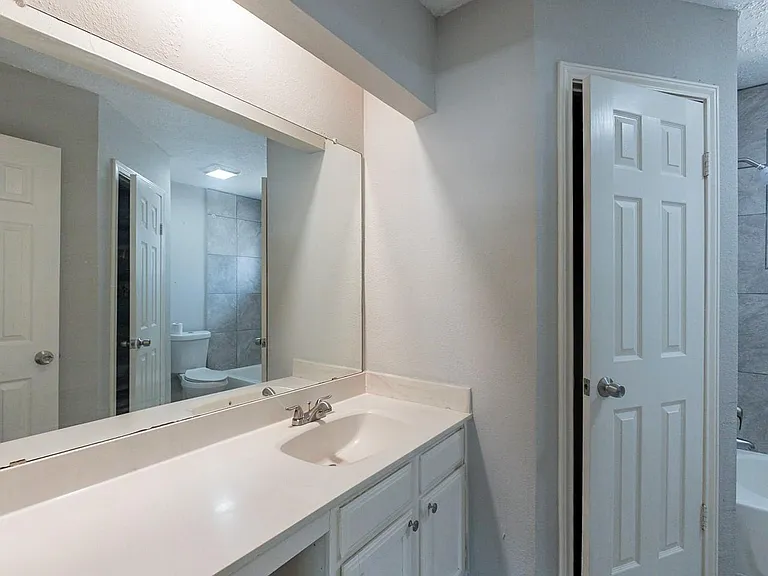 2721 Carson Dr — Photo 7