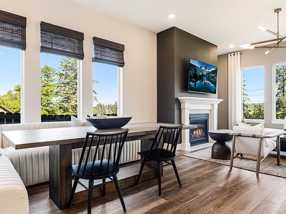 Eating Nook off Kitchen