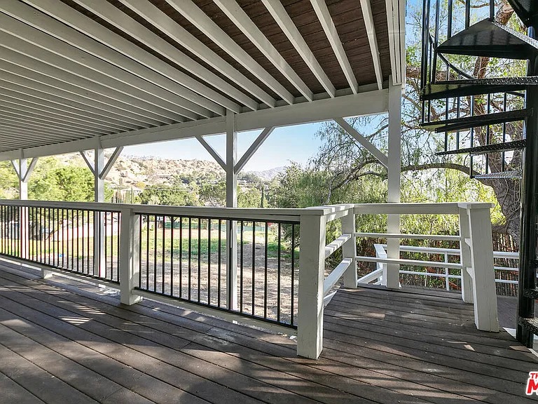 23937 Jensen Dr — Photo 21