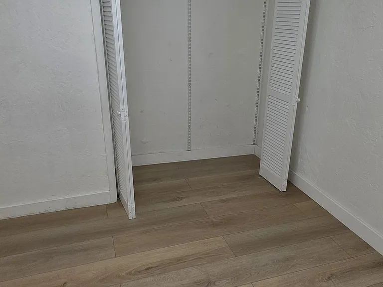 1101 N 58th Ave #3 — Photo 10