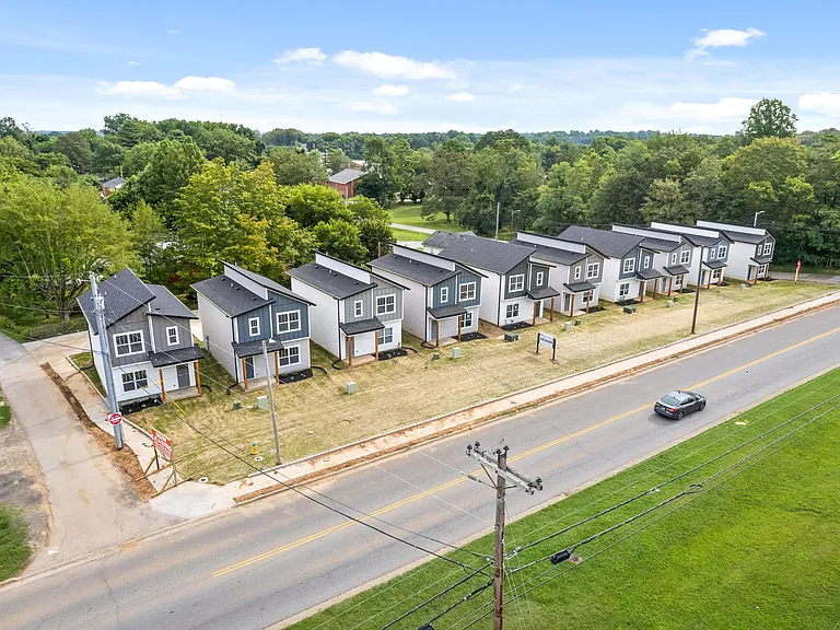 1377 Crossland Ave — Photo 13