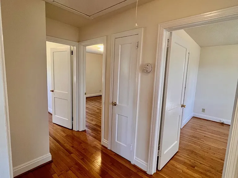 442 Elmhurst Rd — Photo 5