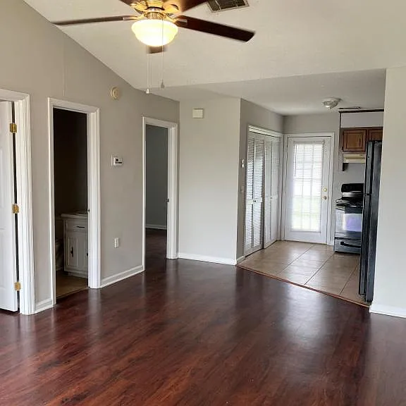 140 Lanier Dr #13 — Photo 3