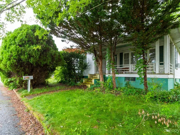 108 Young St, Swannanoa, NC 28778