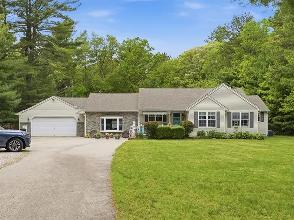 134 Auburn Dr, Charlestown, RI 02813