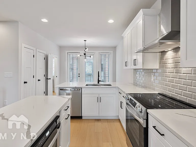 2242 N Graham St #2 — Photo 6