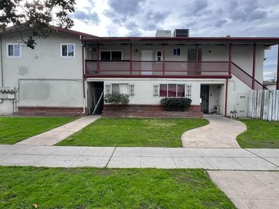 1930 E Dakota Ave, Fresno, CA, 93726