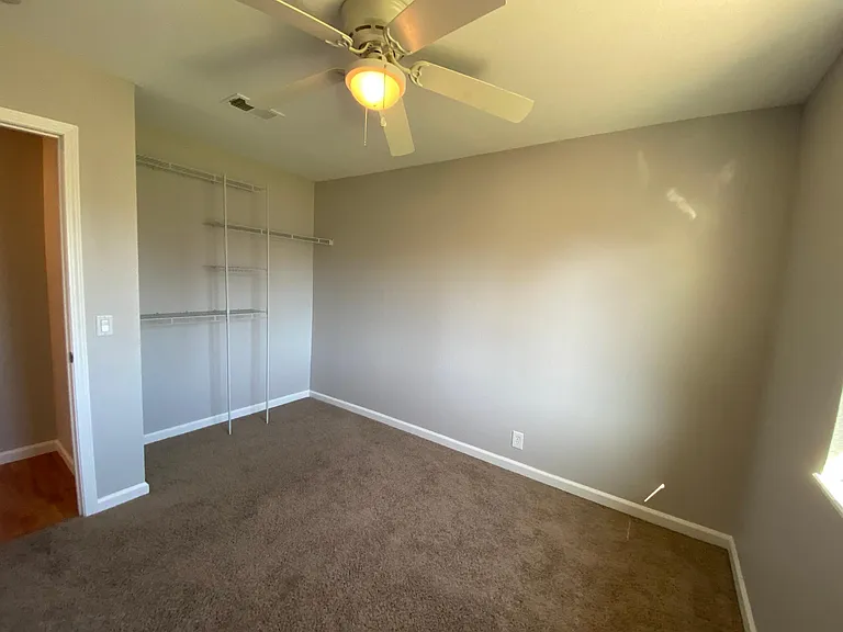 124 Danvers Ct — Photo 11