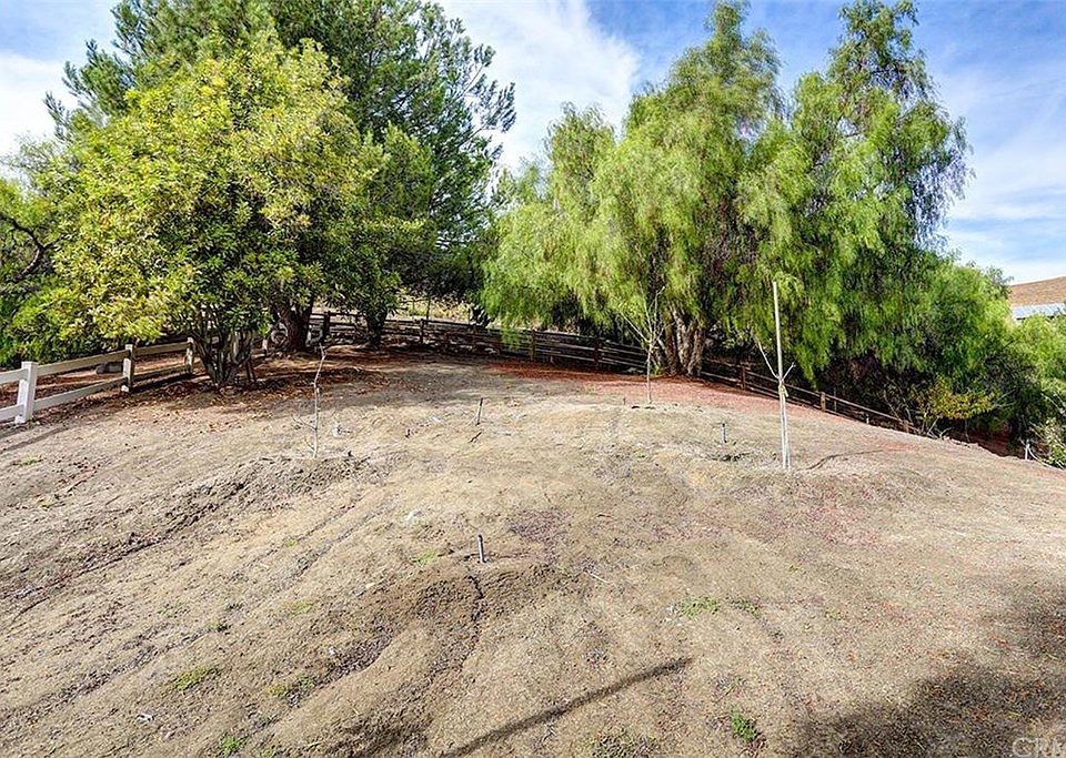 2nd image of 29561 Monarch Dr