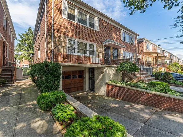 6333 75th St, Middle Village, NY 11379