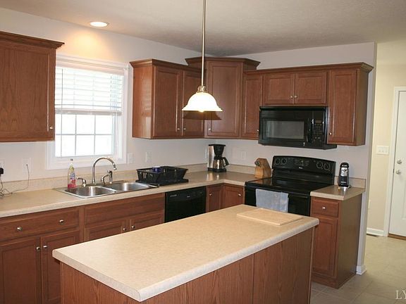 4th image of 751 Little Bear Ln
