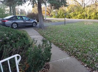 1935 Oakwood Rd, Northbrook, IL 60062