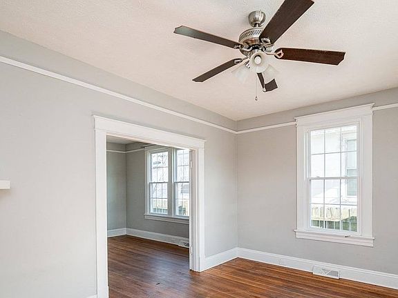 4th image of 604 Wilton Ave