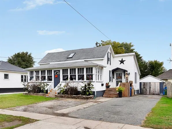 83 Elliott St, Leamington, ON N8H 3M9
